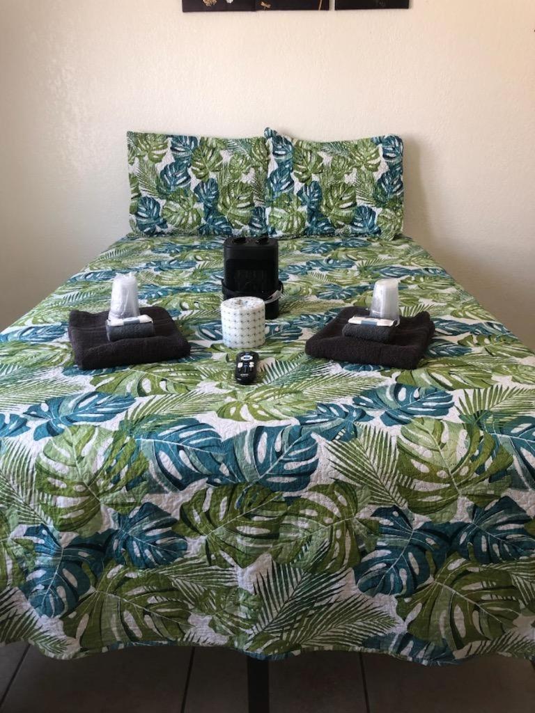 Crown Inn & Suites Spring Valley  Esterno foto